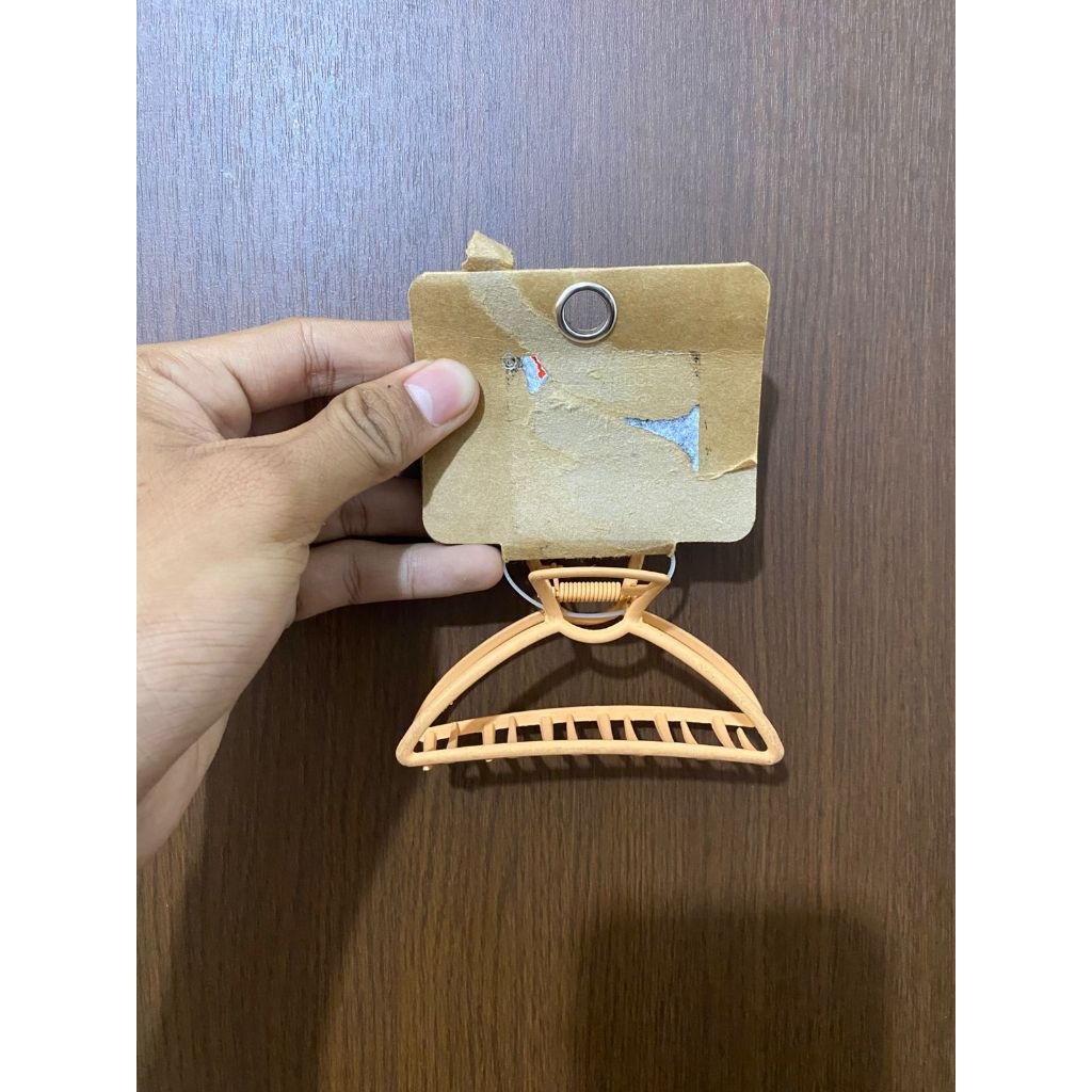 STRADIVARIUS HAIR HAIR CLAW CLIP