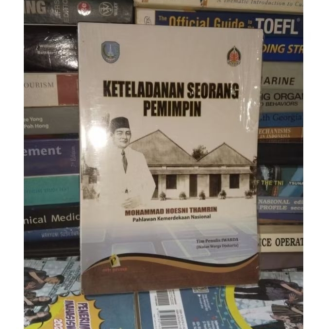 Original buku keteladanan seorang pemimpin mohammad hoesni thamrin