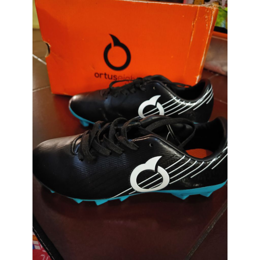 Sepatu bola anak Ortuseight