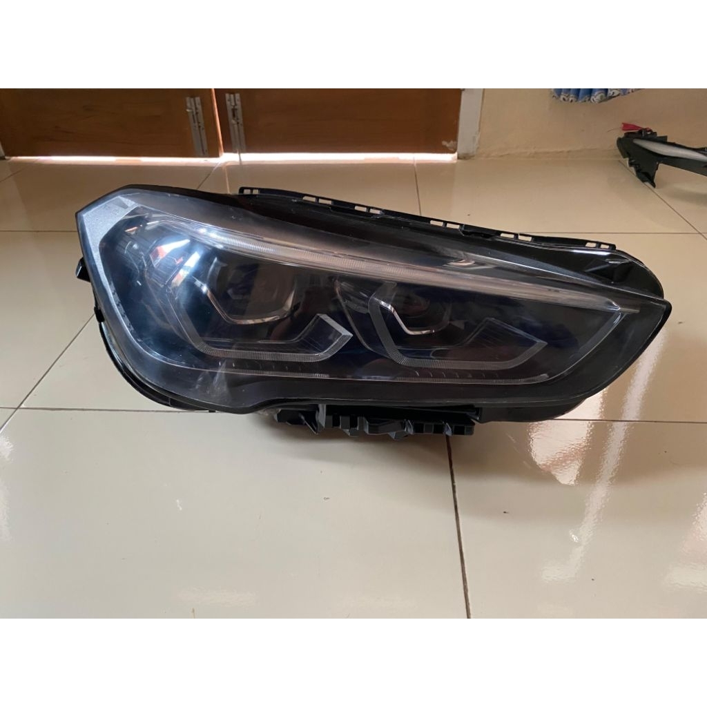 Headlamp reflektor mika lampu depan kanan bmw x1 tahun 2016