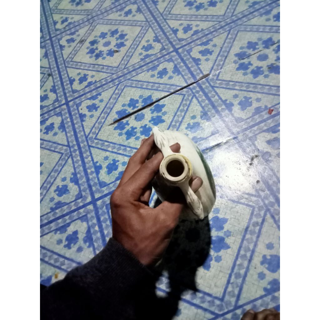 botol cina temuan laut