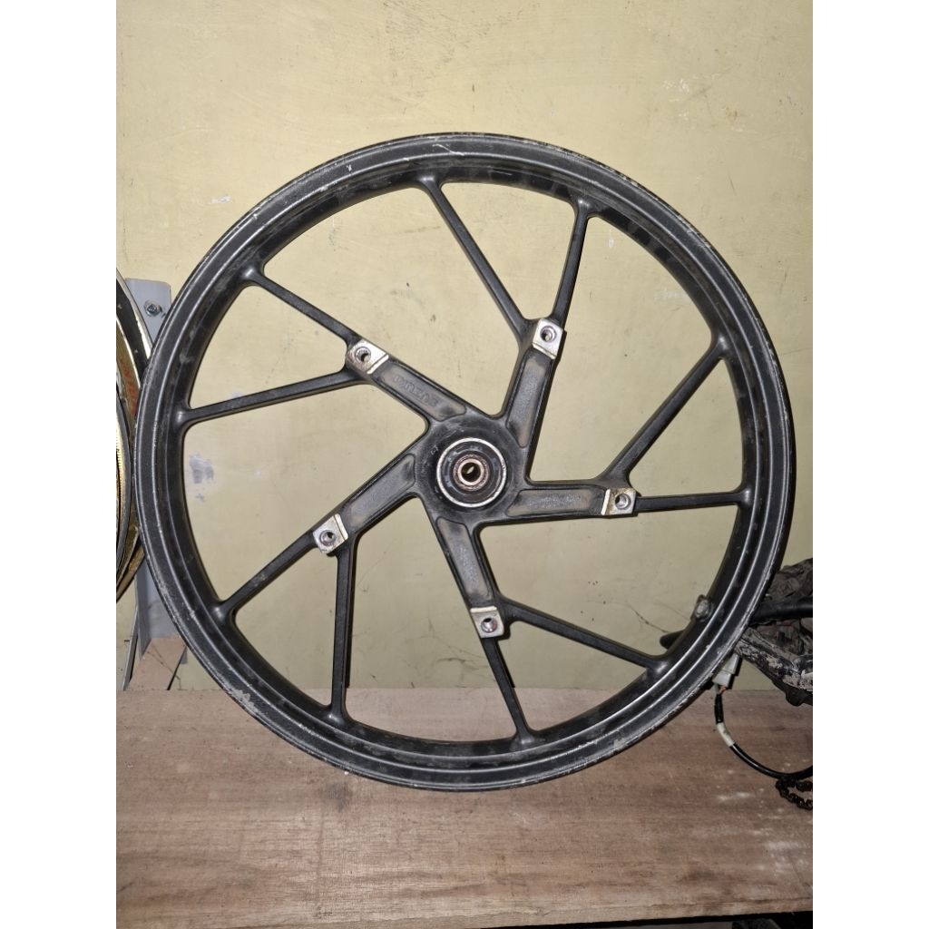 velk depan satria Fu karbu original