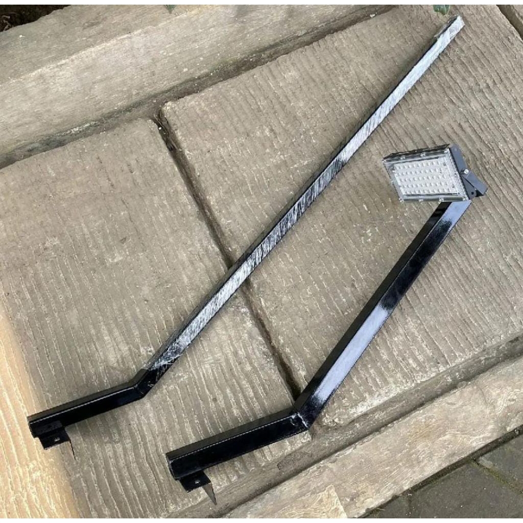 Tiang Lampu Spanduk,Tiang Lampu Billboard,Tiang Lampu dinding Toko