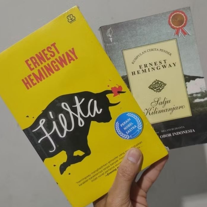 Novel Ernest Hemingway fiesta/kumpulan cerpen Ernest Hemingway salju Kilimanjaro/buku karya Ernest H
