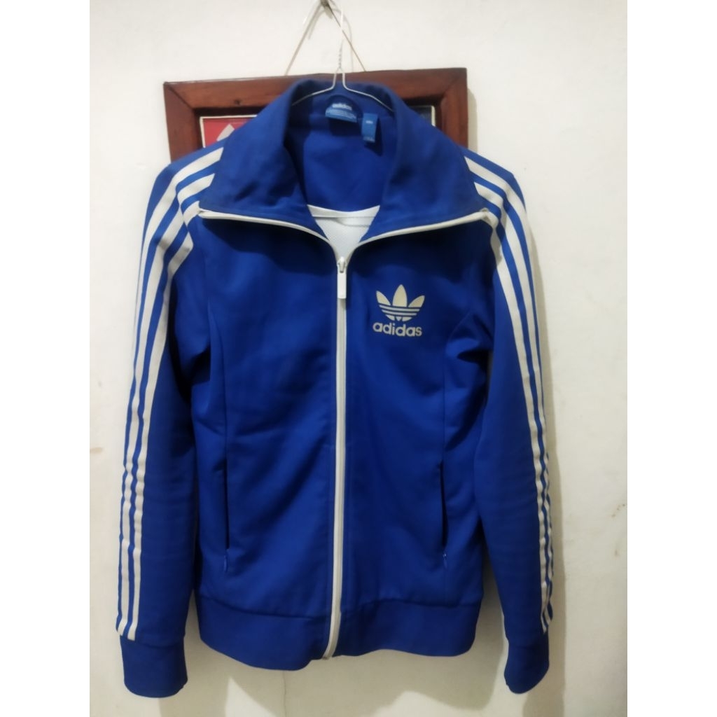 tracktop Adidas europe size 85