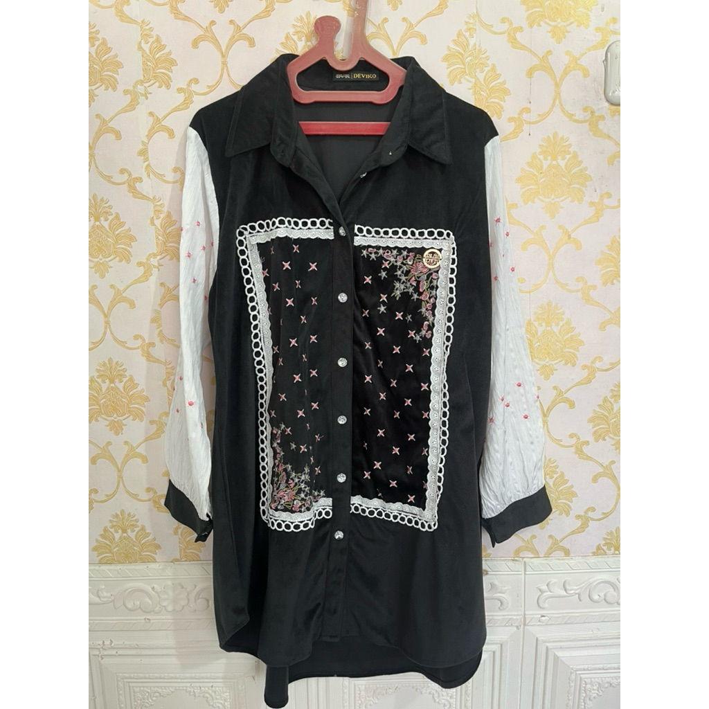 Preloved  Top beludru