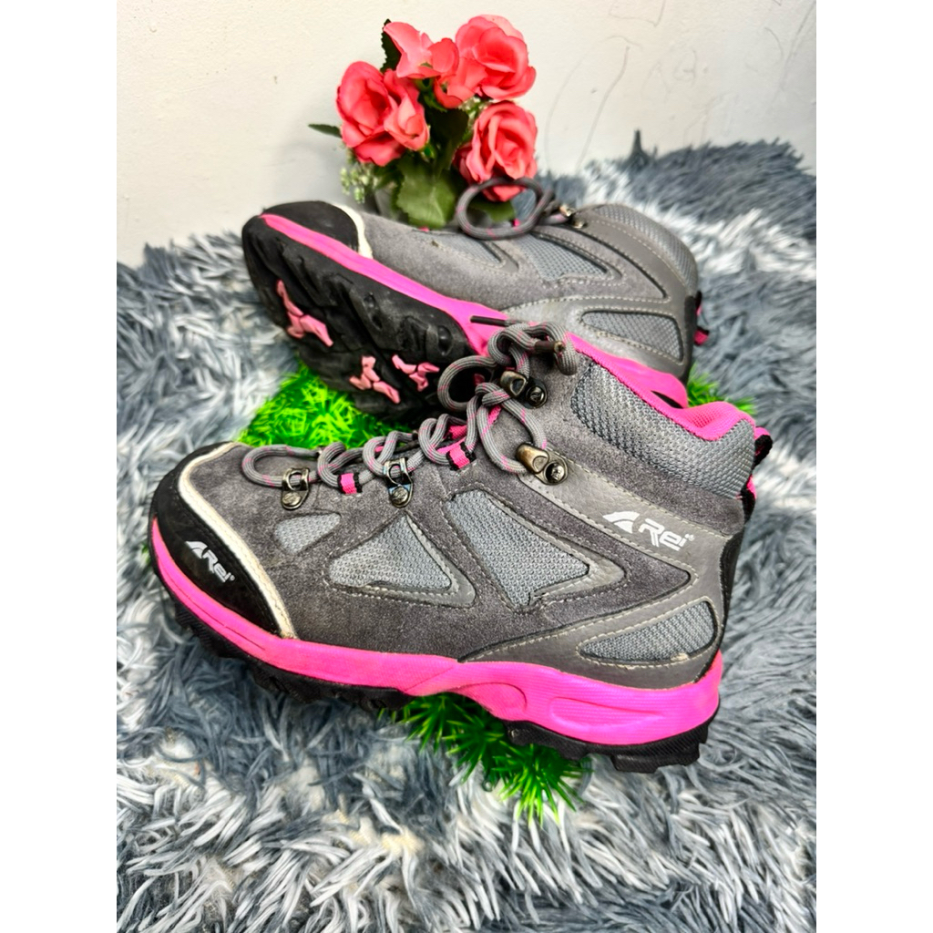 Sepatu Gunung Wanita Arei Smithsonia Shoes Sepatu Hacking Woman Series Arei Outdoorgear - Sepatu Out