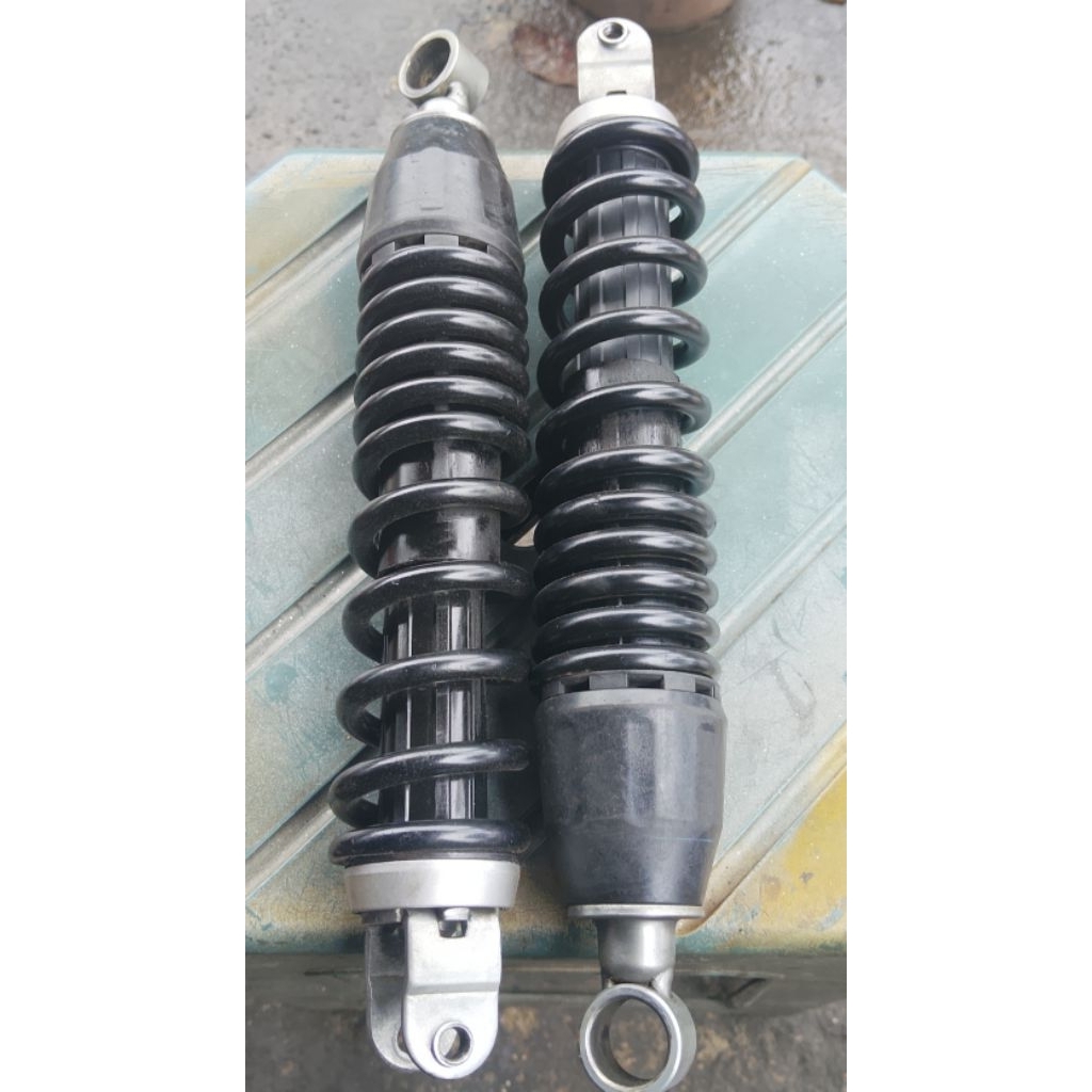 sok belakang motor Honda Beat