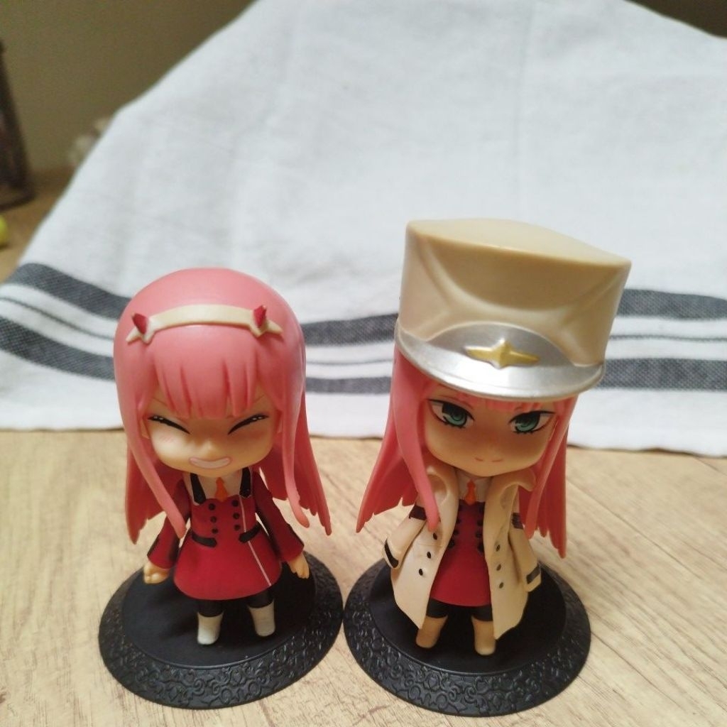 Action figure darling in the frank "zero two"