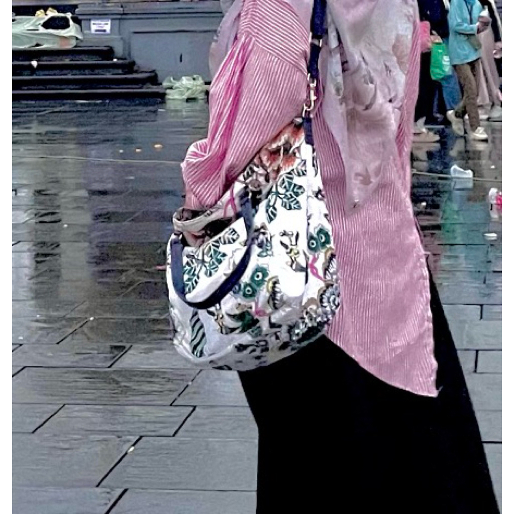 preloved TB toryburch tilda printed nylon tote.