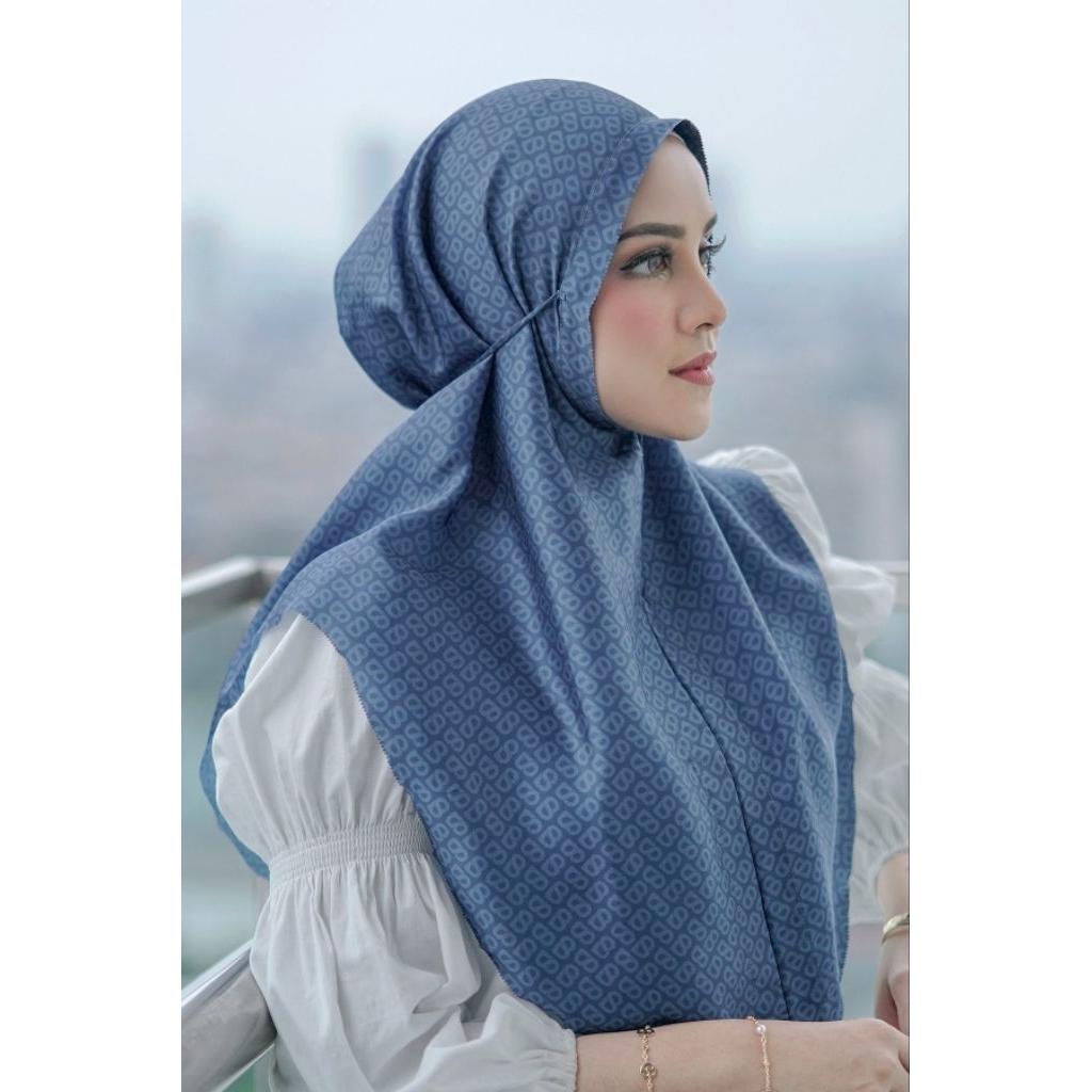 BUTTONSCARVES AS IS The Tapis Slip On Navy