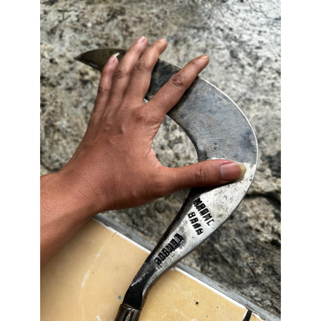 sabit baja tembus alat pencari rumput