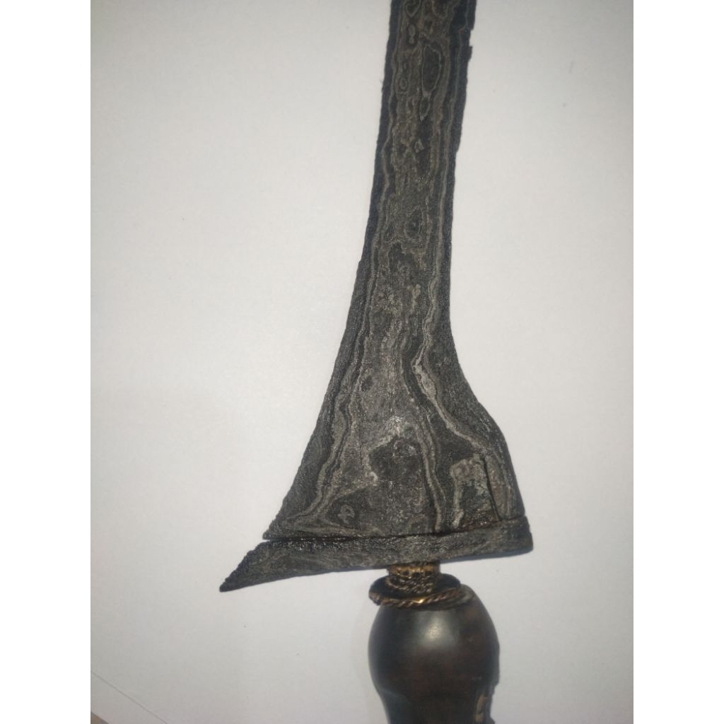 Keris sepuh Brojol pamor wahyu tumurun