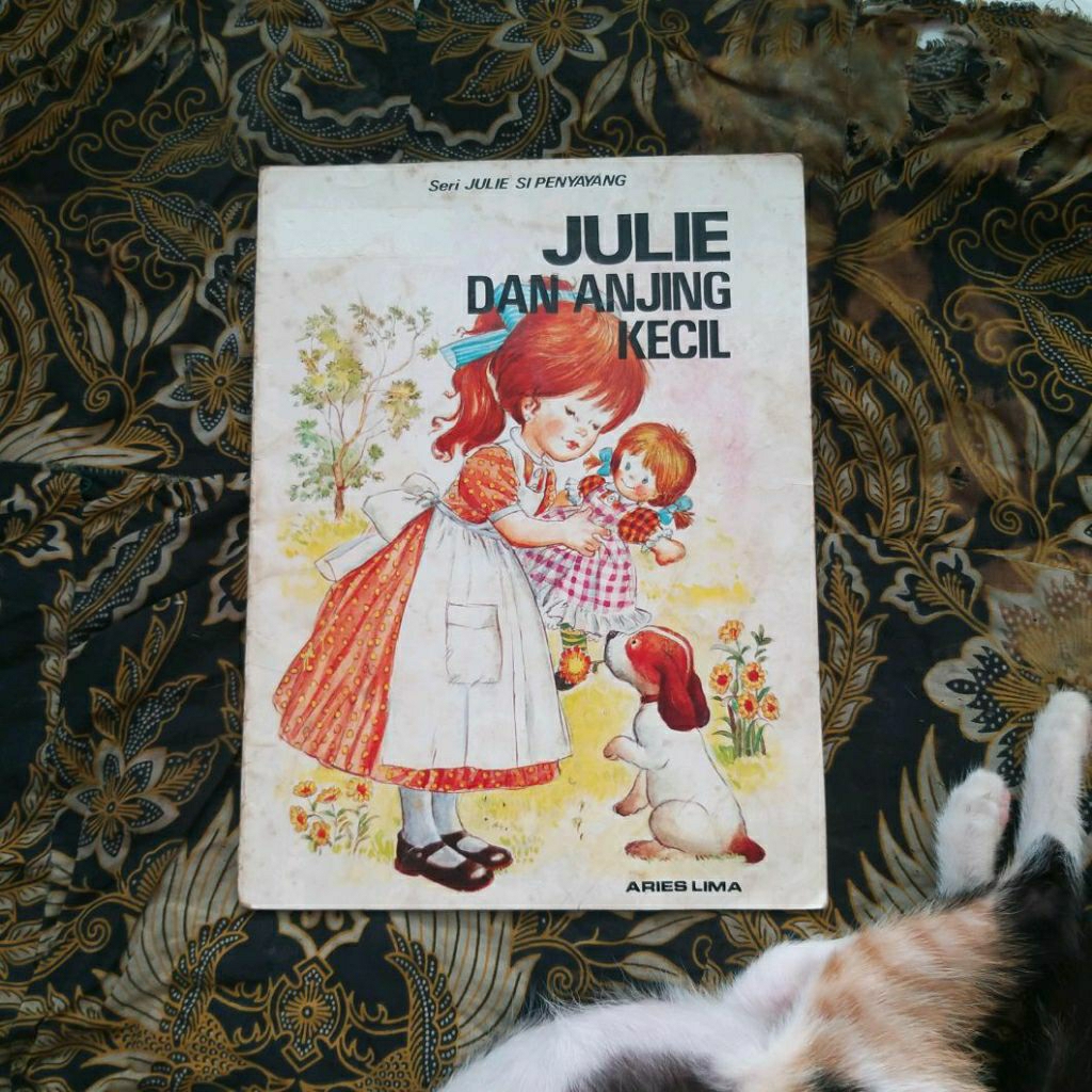 seri julie si penyayang julie dan anak anjing kecil