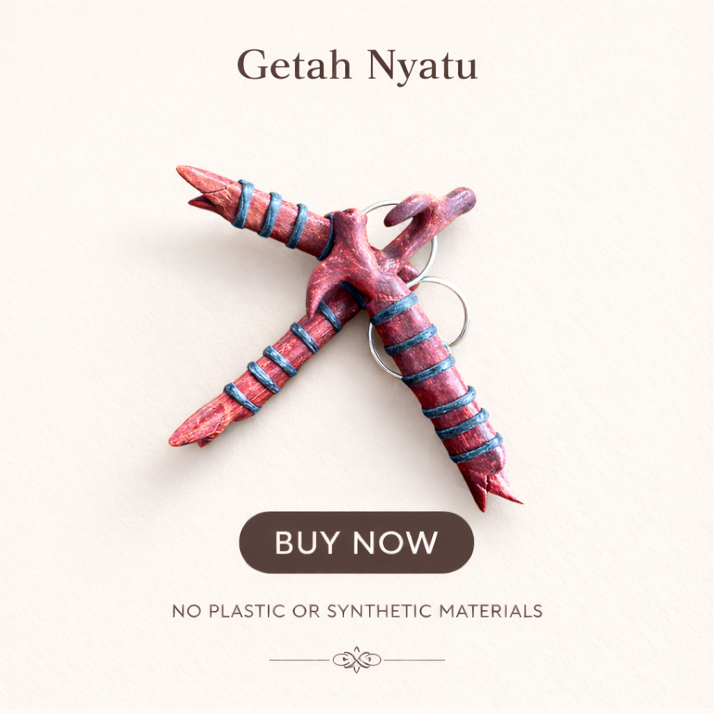 Getah Nyatu Mandau Gantungan Kunci Kerajinan Tangan Dayak Kalteng