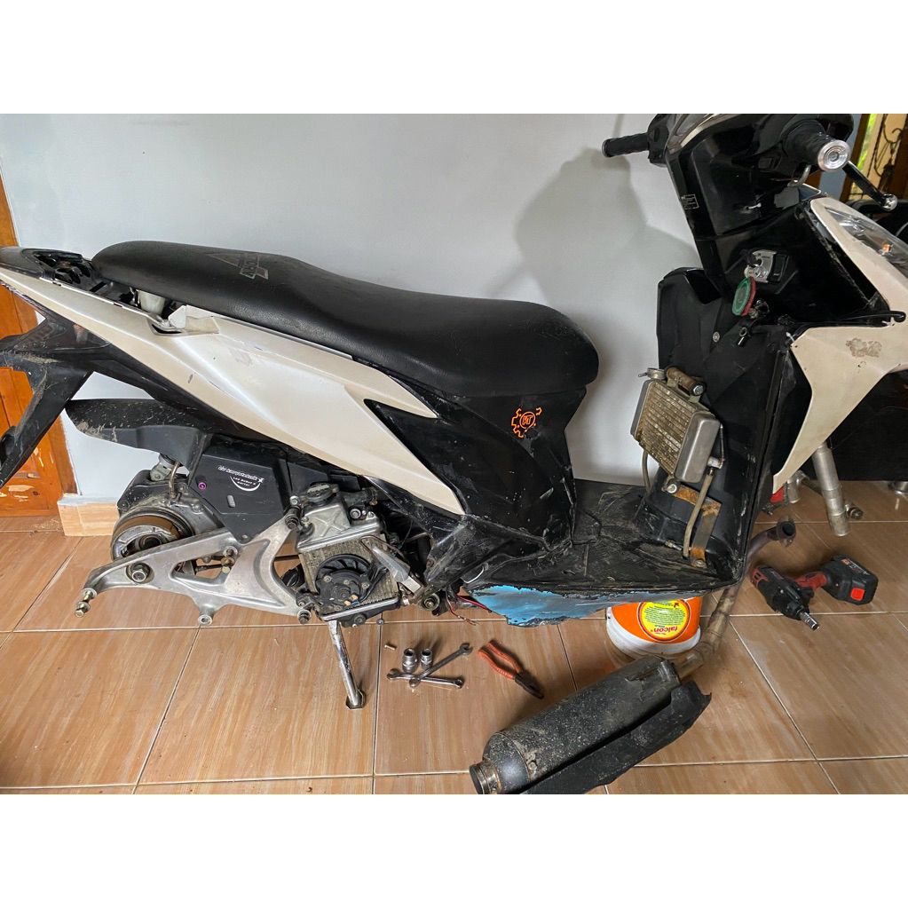 Mesin Vario 125 Kzr injeksi mesin vario