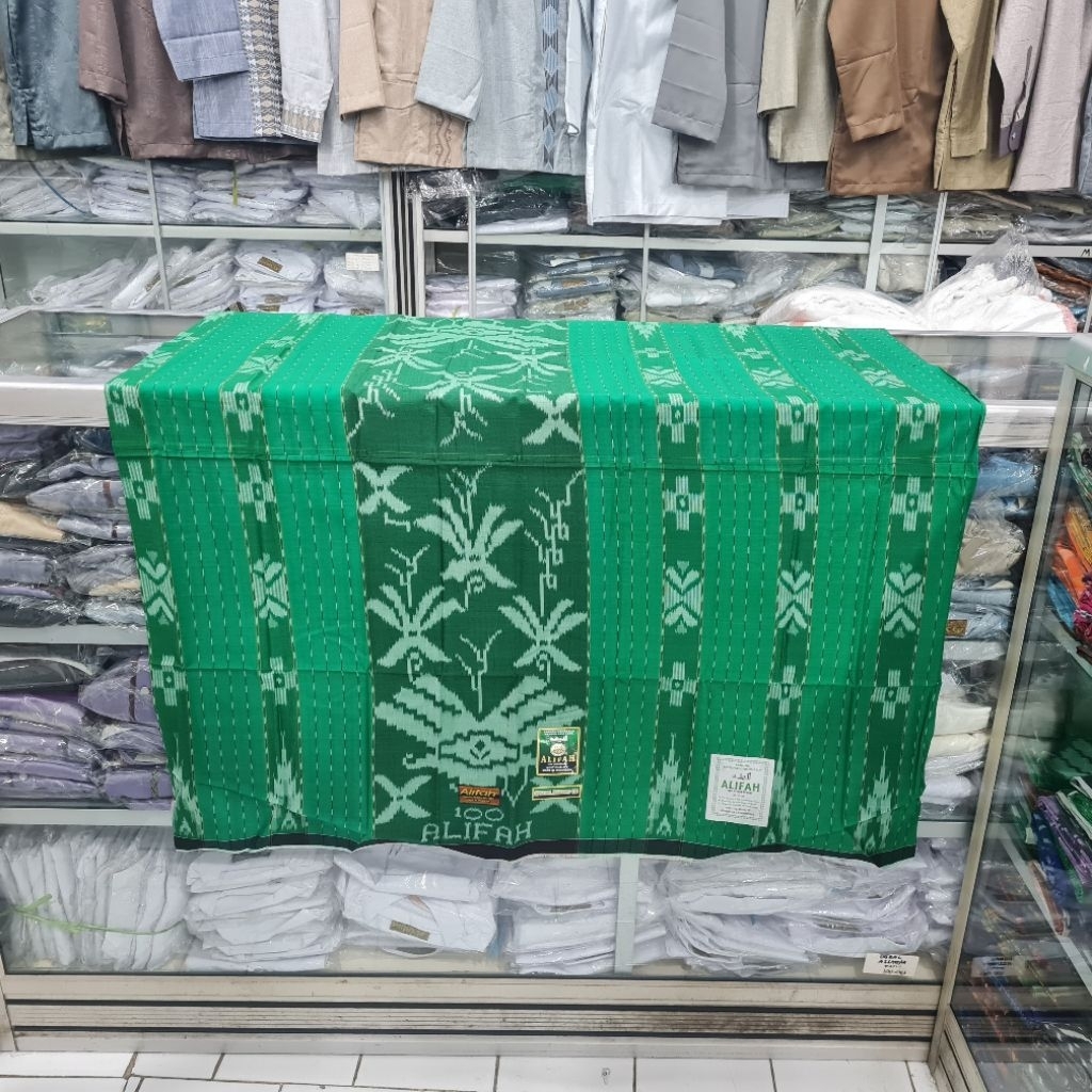 SARUNG TENUN ALIFAH BAHAN MESRES MOTIF LIRIS KEMBANG