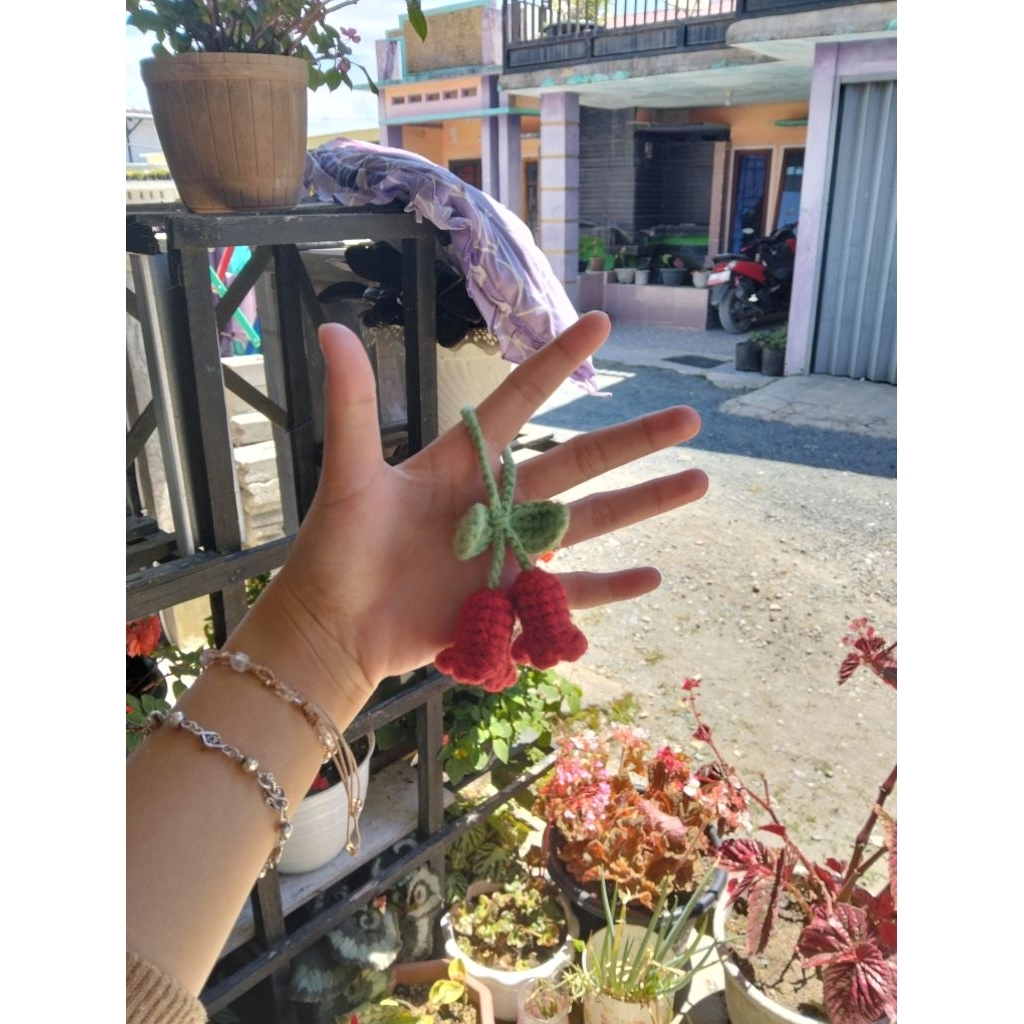 Gantungan kunci Bunga lonceng rajut