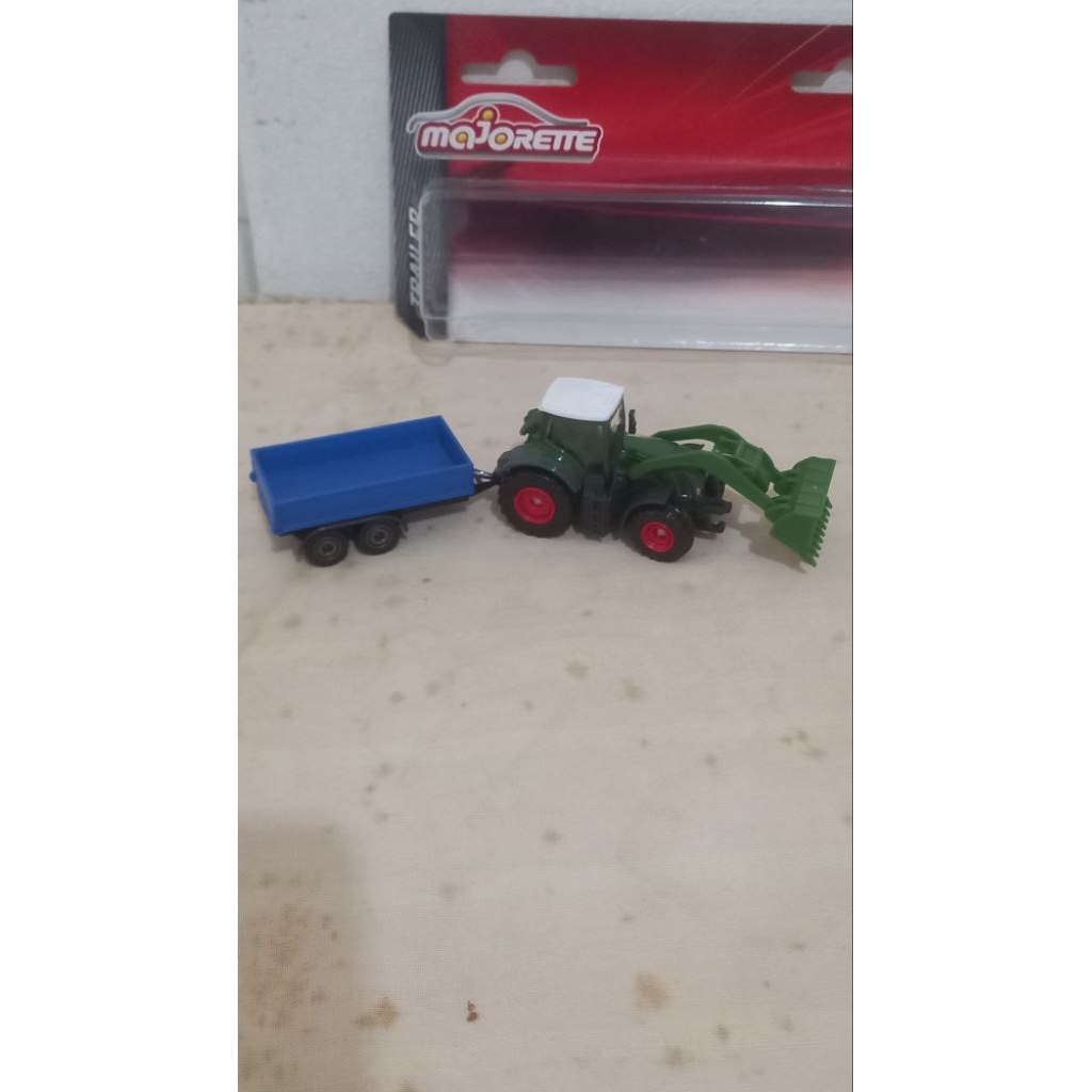 MAJORETTE FARM TRACTOR + TRAILER