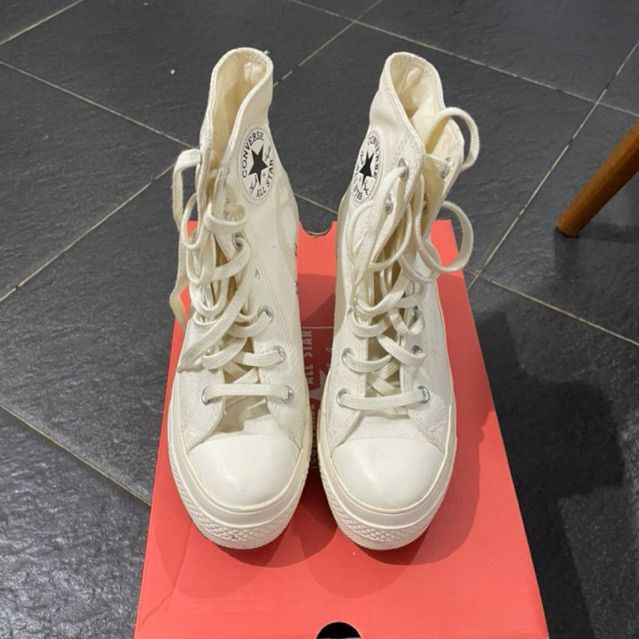 preloved sepatu branded wanita