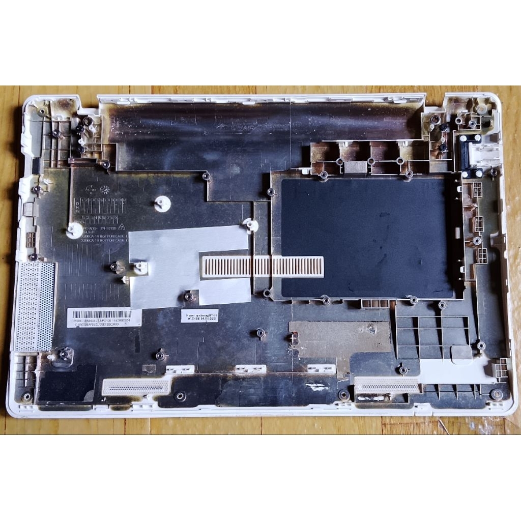 Casing Bawah Notebook Asus X200M