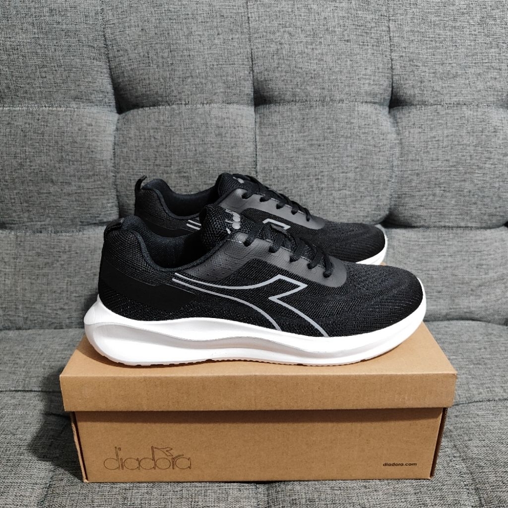 Diadora Running MERRICK Men's - Black/White [DIAX24F0908B]