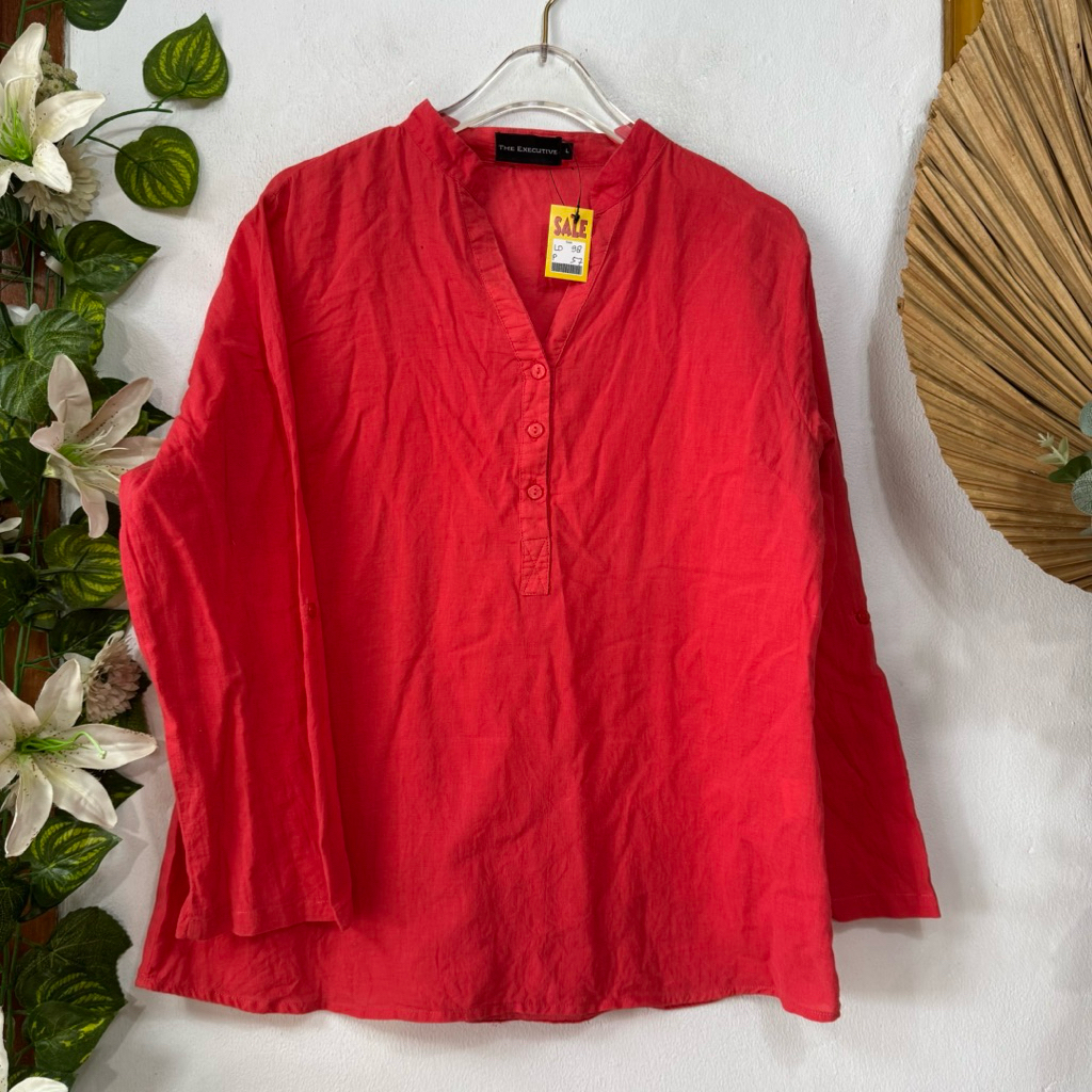 Kemeja Merah The Executive