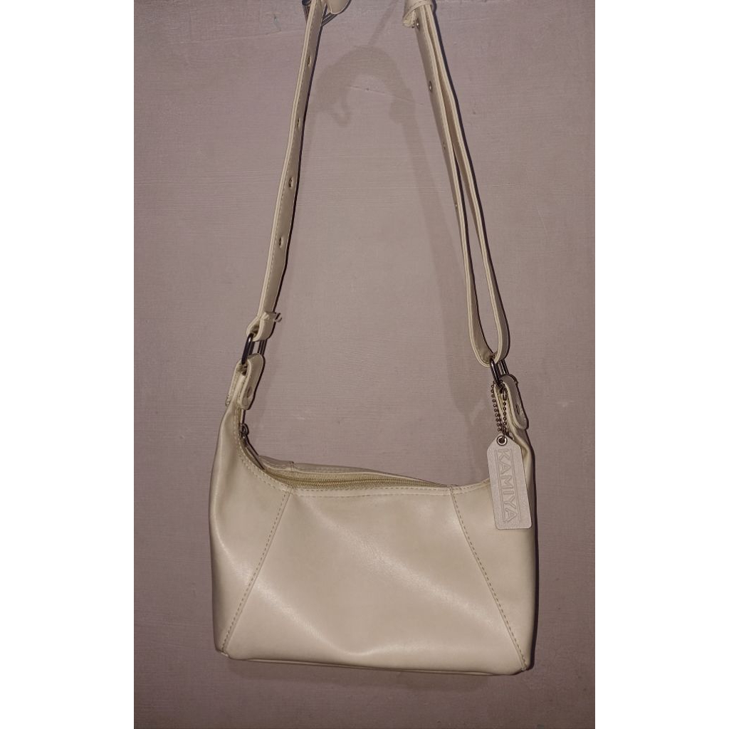 Tas kamiya warna cream cantik