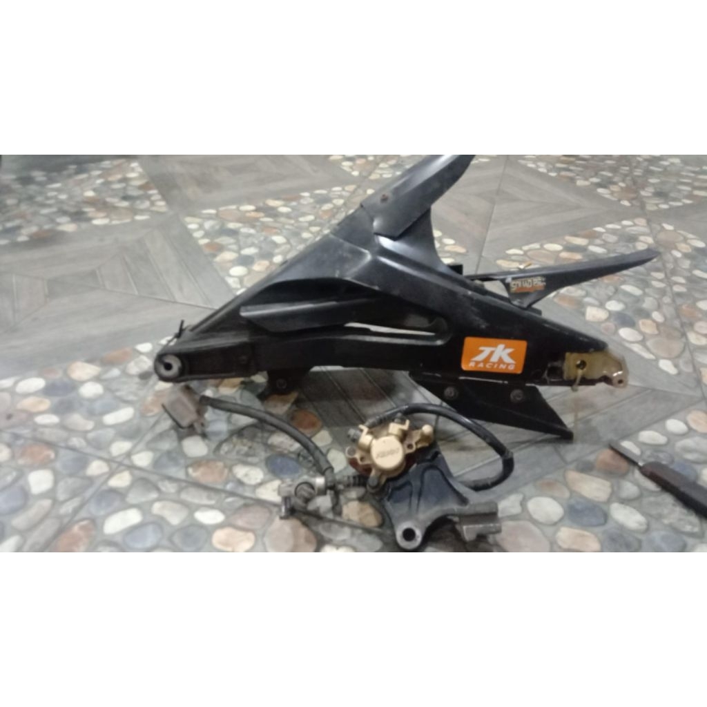 SWING ARM R15 V2 PNP VIXION