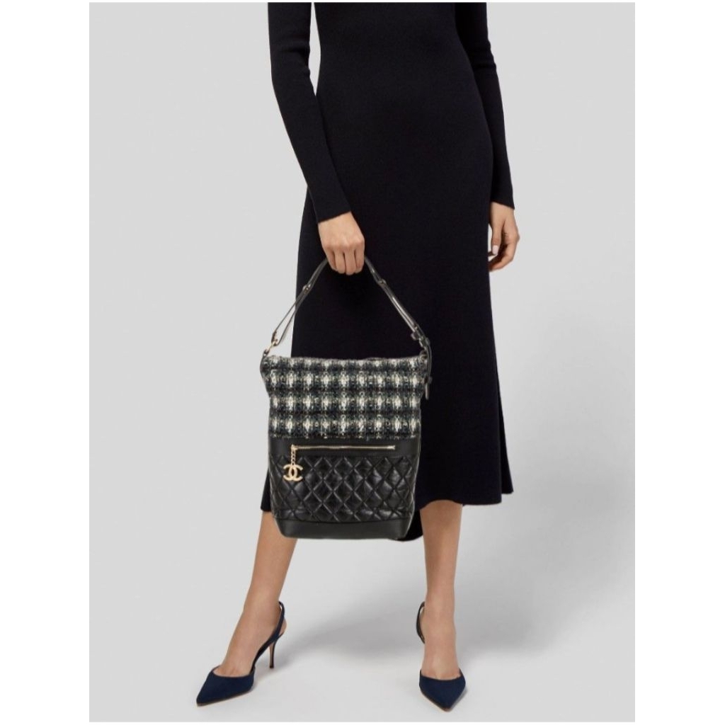 Chanel hobo tweed #26