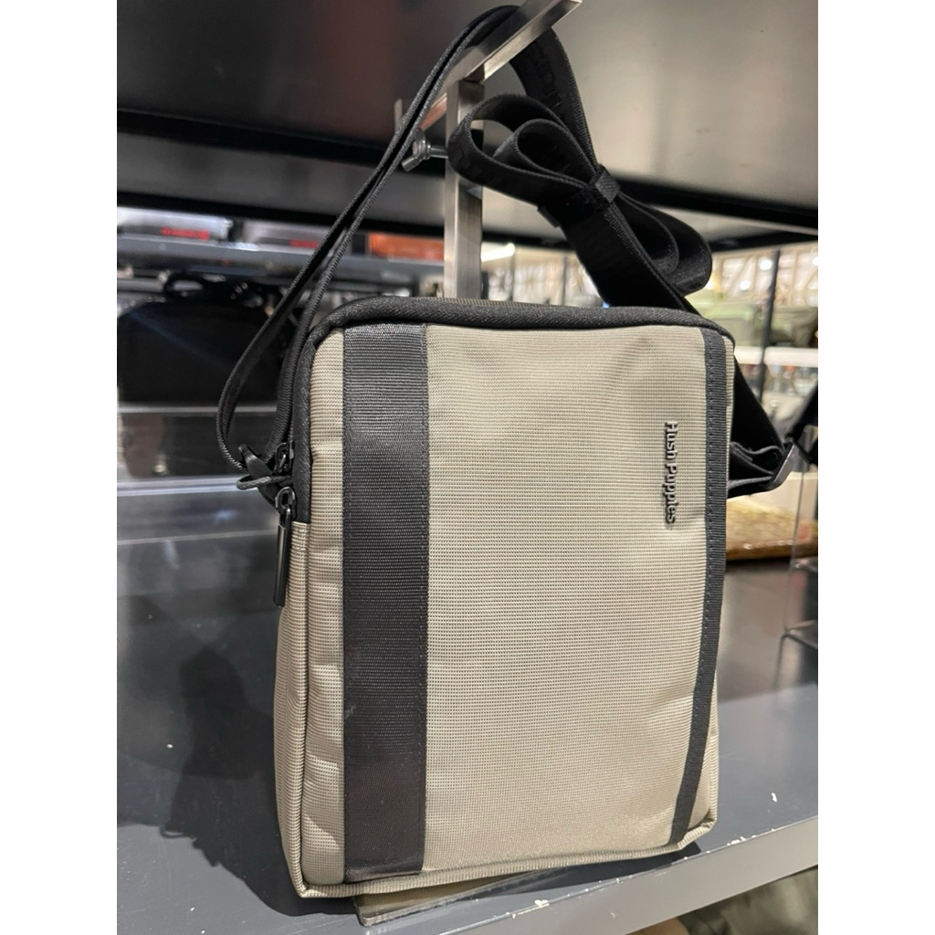 Sling Bag Pria Hush Puppies Original - RFID