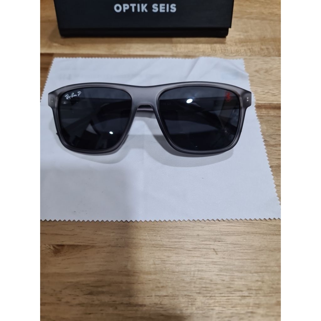 Ray-Ban Kacamata Lensa Hitam