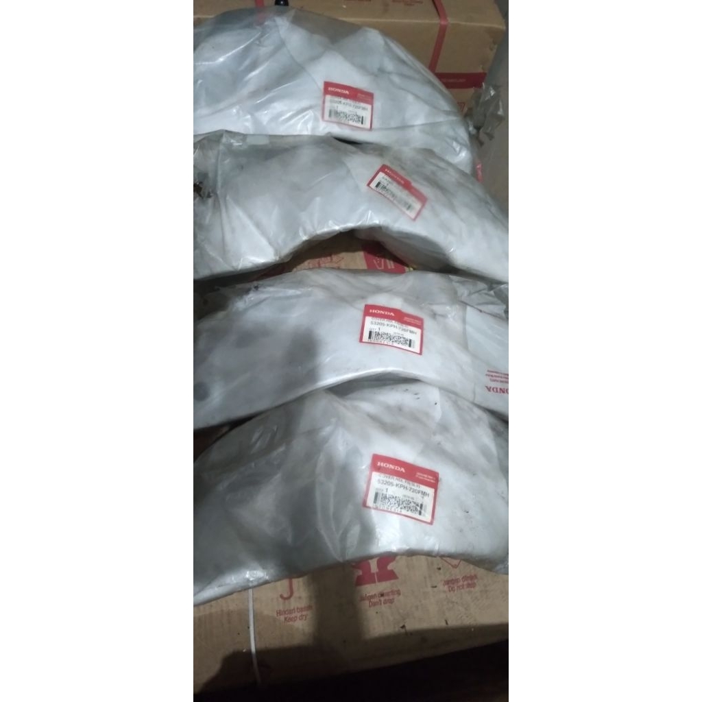 Batok lampu depan motor honda karisma original 100%AHM Warna silver