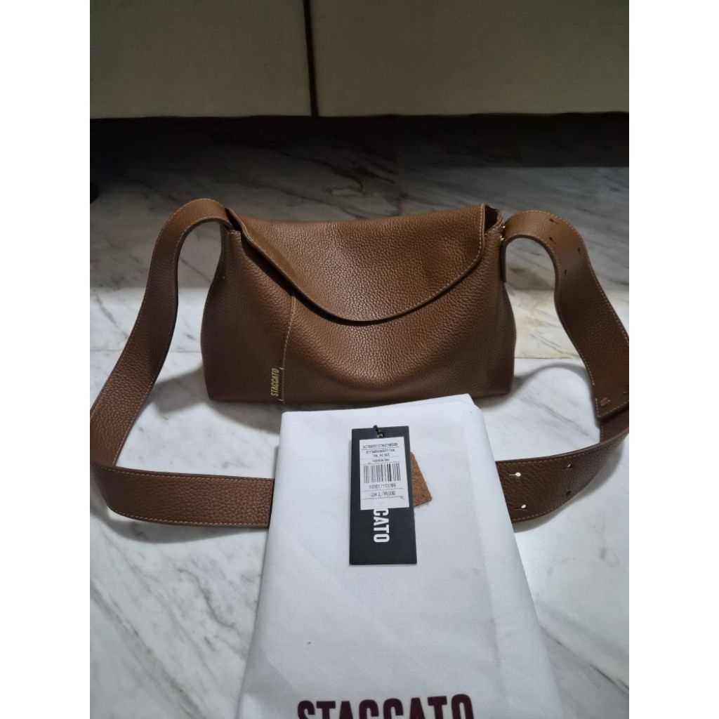 Staccato shoulder bag