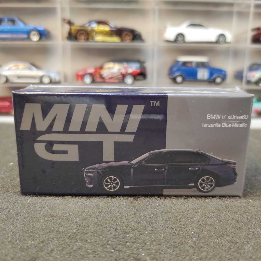 Mini GT 1111 BMW i7 xDrive60 Tanzanite Blue Metallic