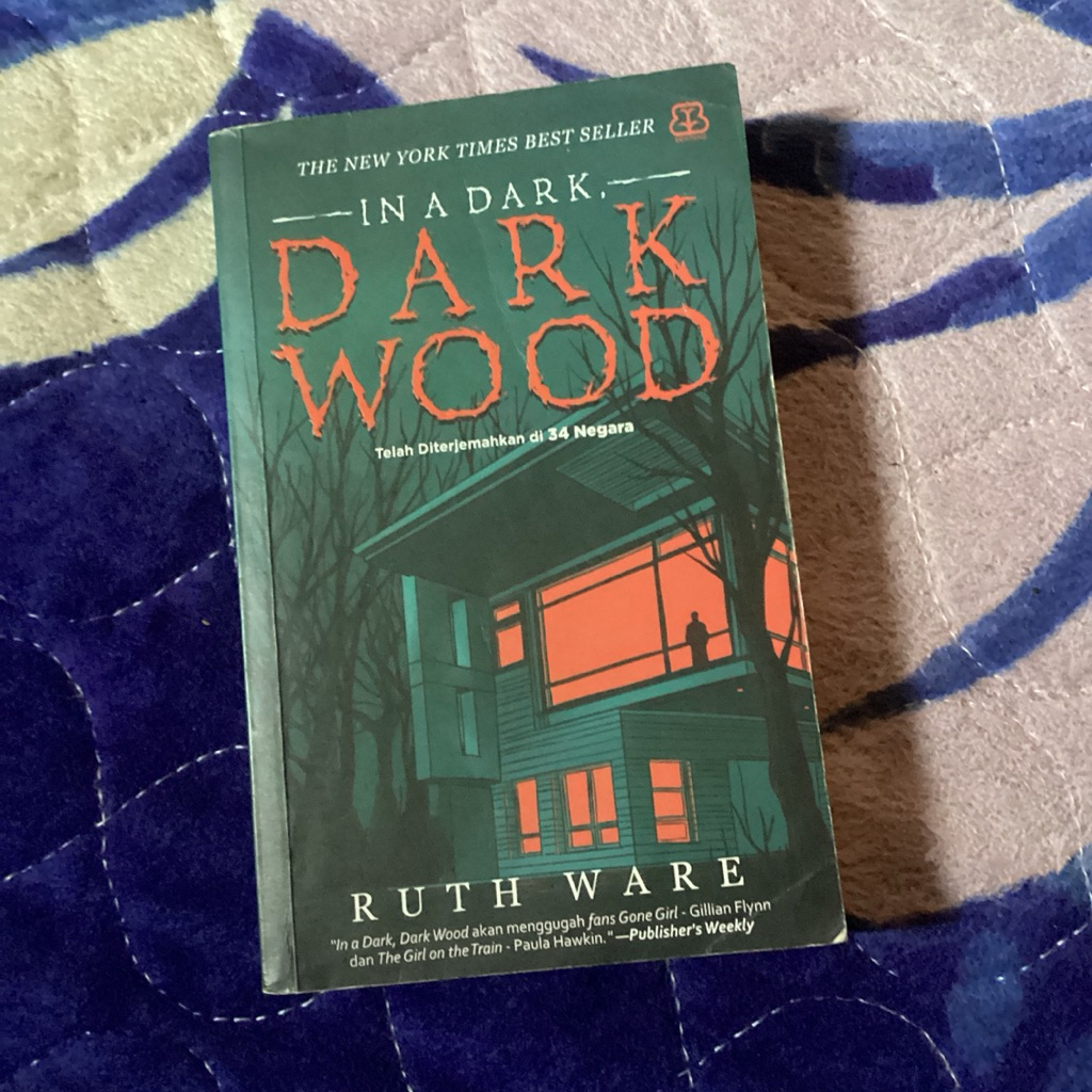 PRELOVED NOVEL IN A DARK DARK WOOD