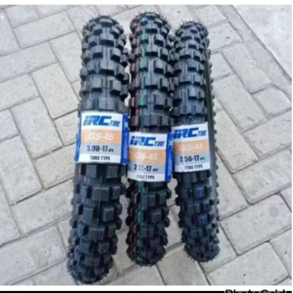 BAN LUAR IRC CROSS GS 45 250 RING 17