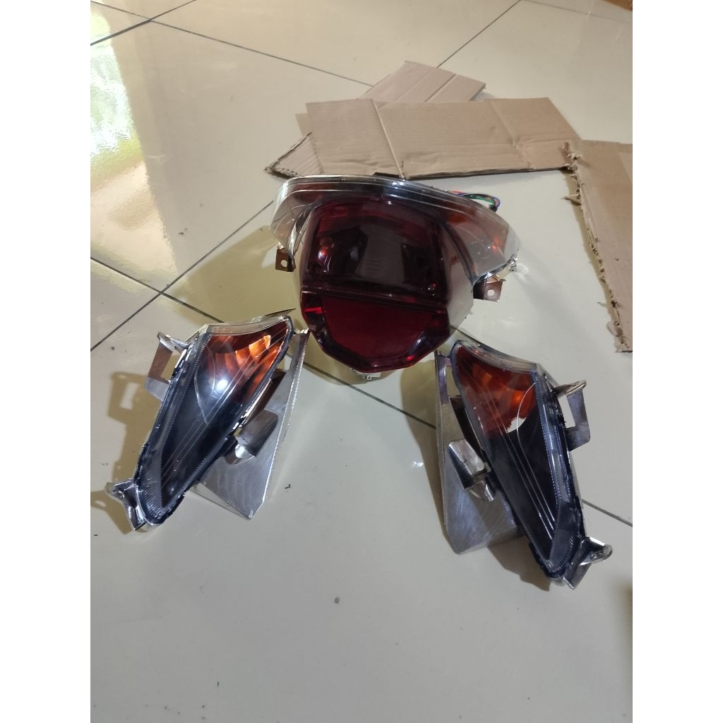 Lampu Stop Belakang Beat Pop Plus Lampu Sen Depan Beat Pop Custom Hitam Oranye