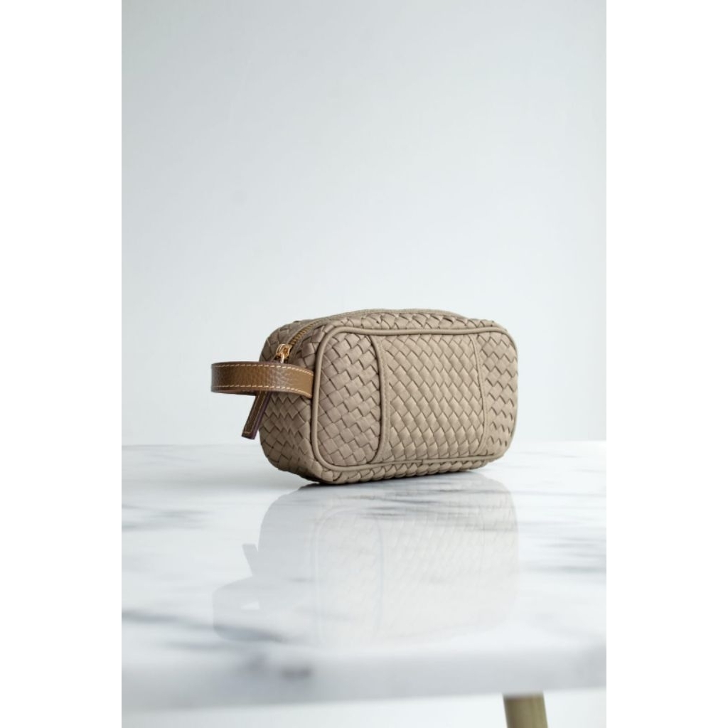 Linette array | pouch anyam | souvenir pouch