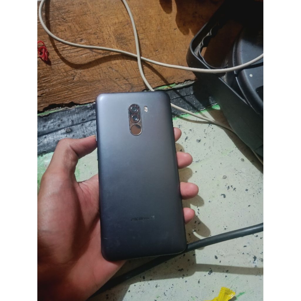 Pocophone F1 varian 6/128