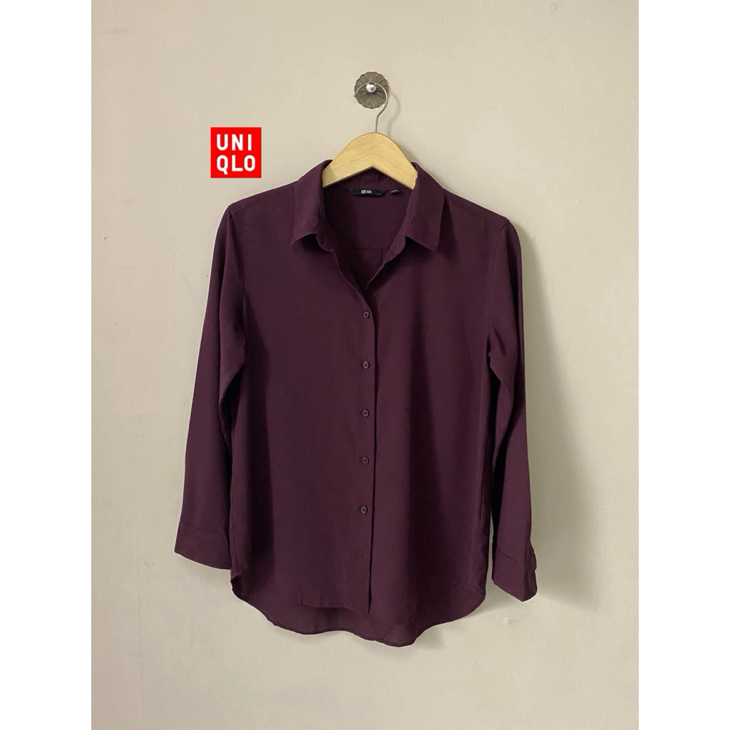kemeja rayon Uniqlo burgundy  /  Uniqlo women's rayon long-sleeve blouse / kemeja rayon uniqlo wine