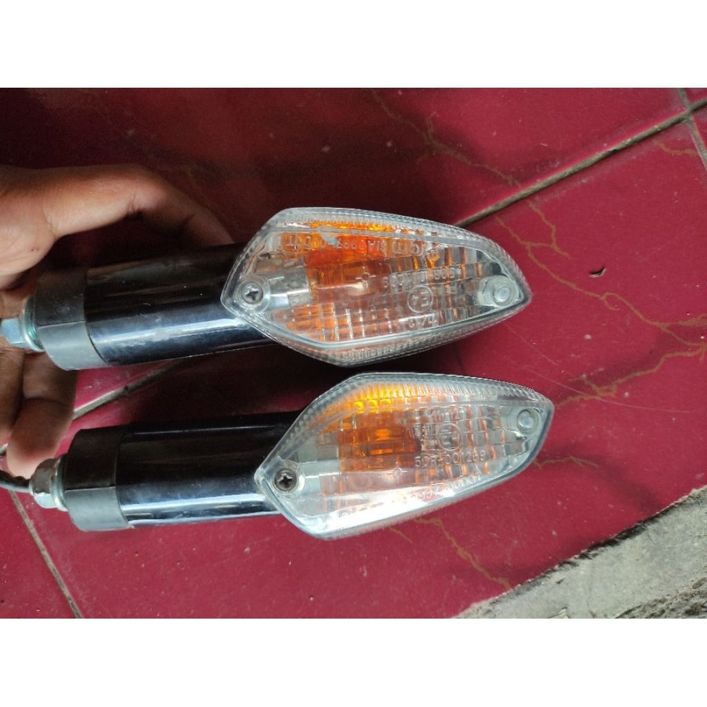 lampu sein cbr150r cb250r cbu thailand