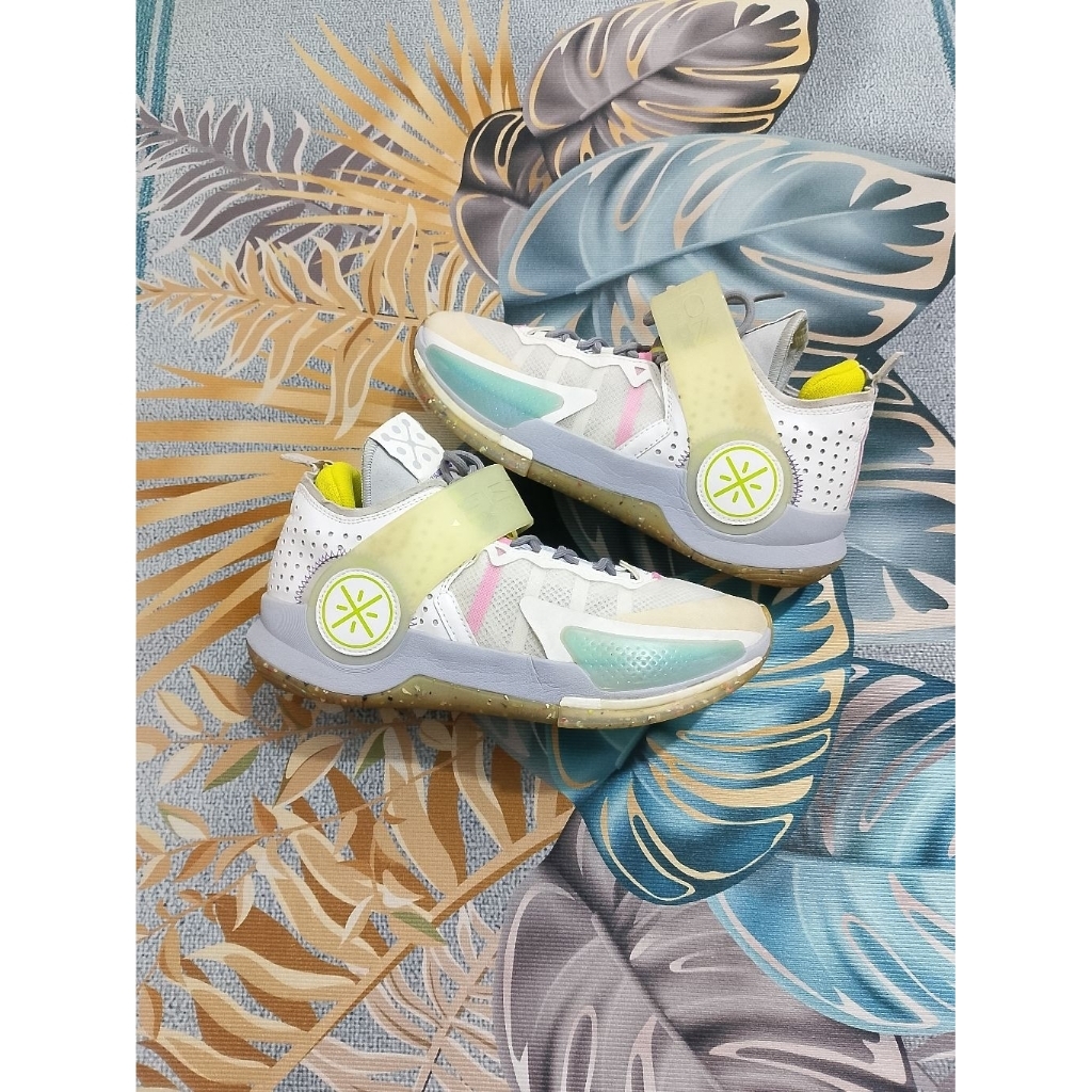 sepatu olahraga basket pria size 45