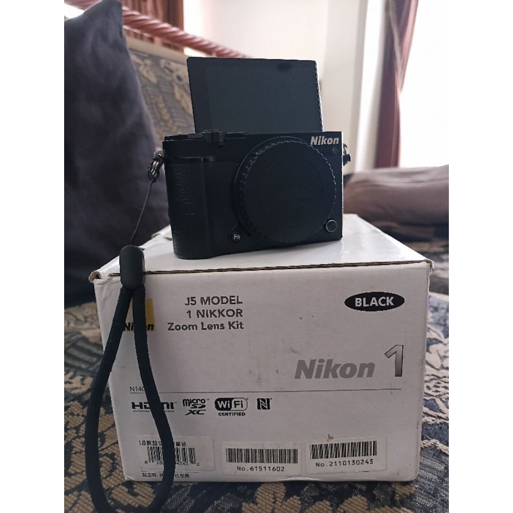 Kamera Mirorrless Nikon 1 j5
