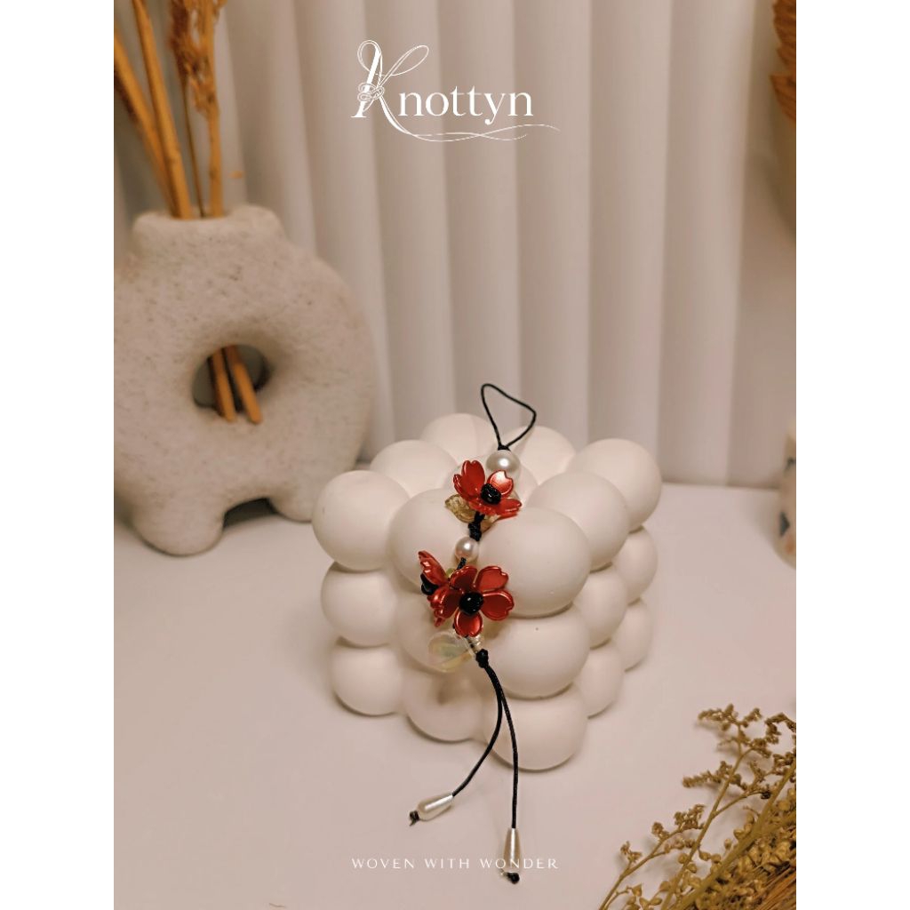 Scarlet Petal | Gantungan HP, Tas, Pouch, Kunci