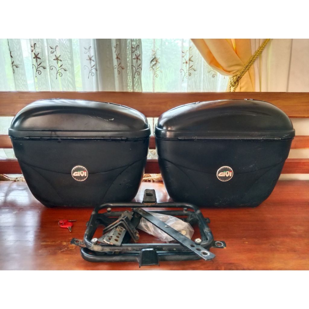 sidebox givi e21 italy + breket sb 2000