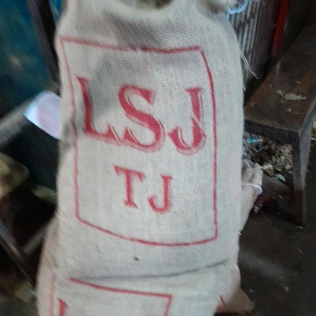 cabe kering keriting india karungan ± 10kg