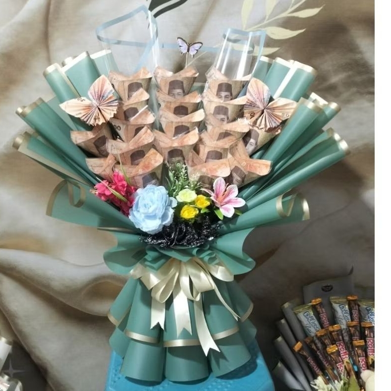 Buket uang 100 ribu model love dan kupu-kupu