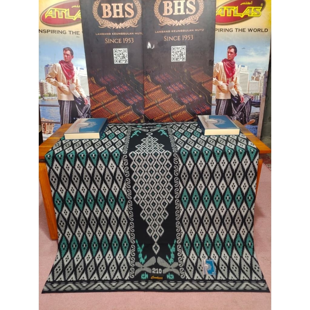 Sarung Cendana Motif Kawung