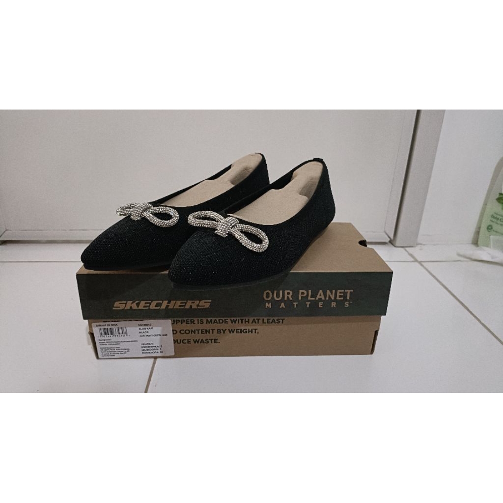 Sepatu Wanita Flat Shoes Skechers Size 39